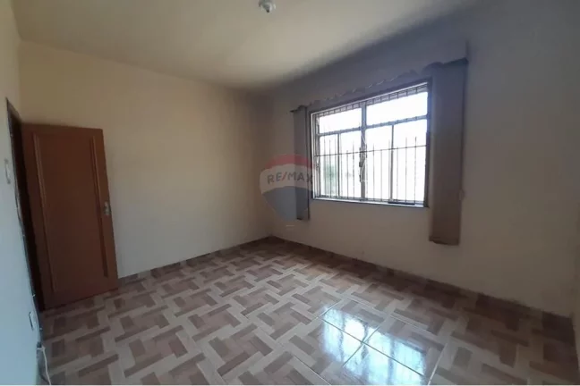 Imagem Apartamento tipo casa em Cascadura , 3 quartos, 2 banheiros e 3 quintais!!