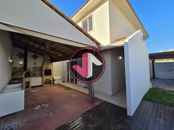 Imagem Descubra o conforto e a segurança que você e sua família merecem nesta incrível Casa em Condomí...