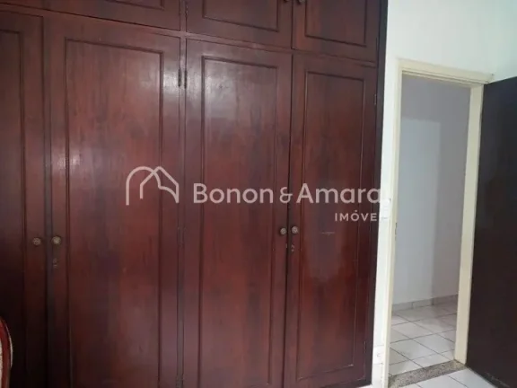 Imagem Casa com 04 Quartos e Edícula à Venda no Taquaral