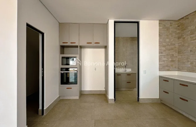 Imagem Casa de Alto Padrão com 5 Suítes, Piscina e Infraestrutura Completa

Apresentamos uma casa de alto...