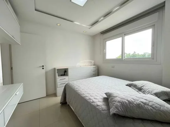 Imagem Apartamento vista mar com 3 dormitórios 2 suítes e 2 vagas em Piçarras SC