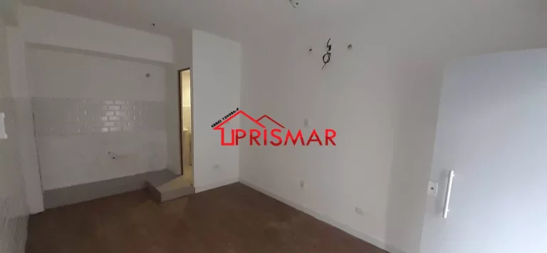 Imagem Alugo loja comercial no gonzaga, quadra da praia.