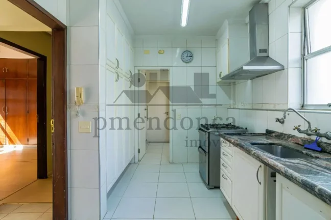 Imagem Apartamento no Jardim Paulista com 175m², 3 quartos (1 suíte) e 1 vaga.