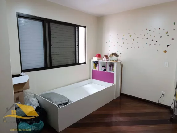 Imagem Vendo Amplo Apartamento no Centro de Nova Friburgo