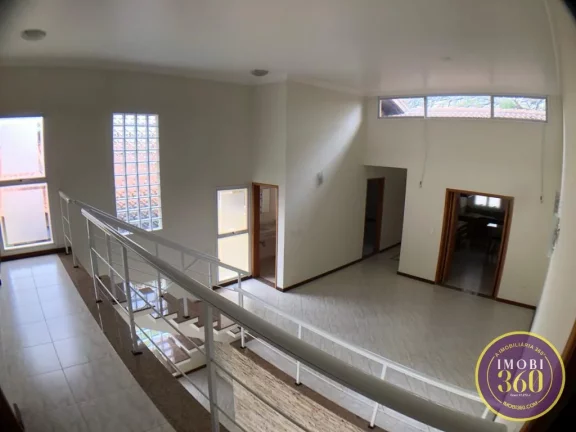Imagem Linda e espaçosa casa assobradada.