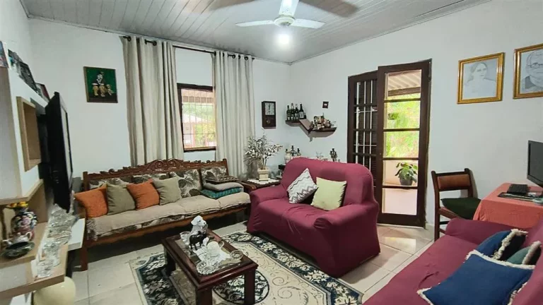 Imagem casa chacara em Peruibe com 3 dormitórios e piscina