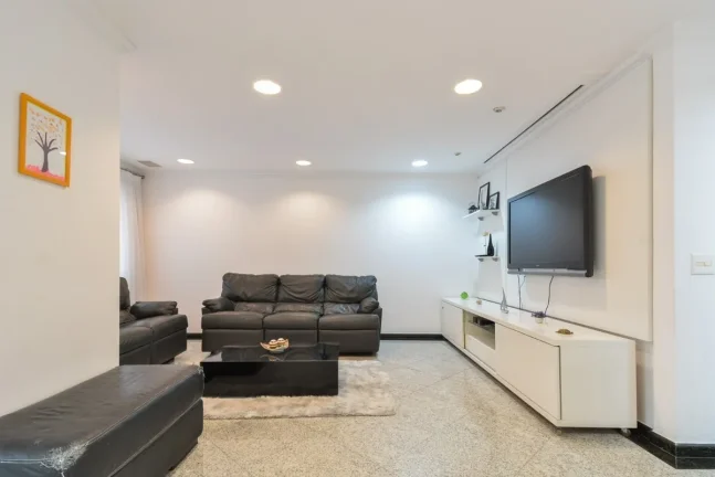 Imagem Casa Sobrado Ipiranga - 200M², 3 Dorms, 1 Suíte, 3 Vagas, Varanda, Copa, Dependência de Serviço, Espaço Gourmet.