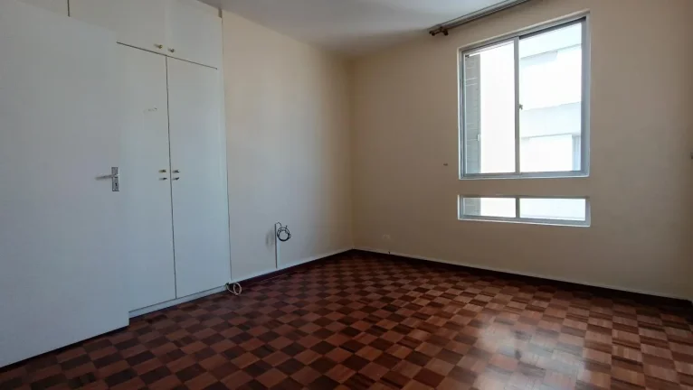 Imagem Apartamento no Centro de Curitiba, 146 m2, 3 dorm amplo.