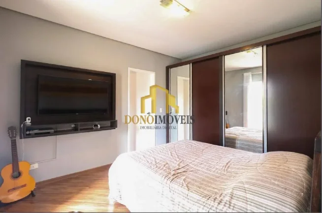 Imagem Sobrado amplo com 215 m², 3 dormitórios, Bairro Ceramica, SCS