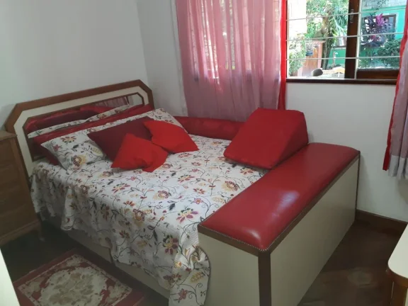Imagem Casa Alto Padrão para Venda em Rio de Janeiro, Campo Grande, 5 dormitórios, 2 suítes, 6 banheiros, 3 vagas