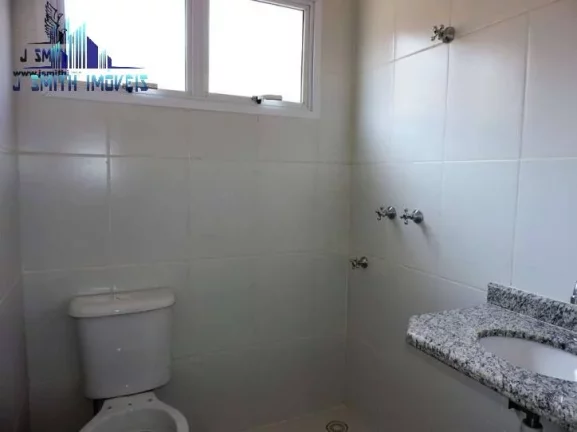 Imagem CASA ISOLADA, 170m², COM 3 SUÍTES. CONDOMÍNIO FECHADO NO JARDIM DA GLÓRIA.