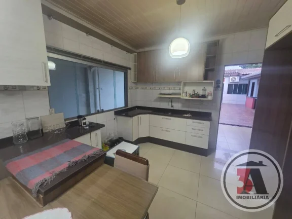 Imagem Casa 4/4 com Piscina Zona Sul