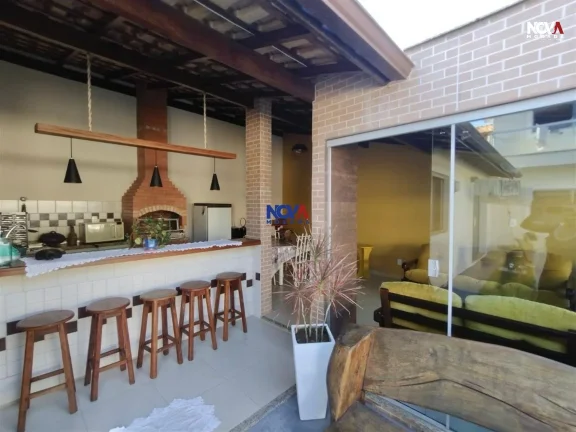 Imagem Apresentando uma oportunidade única de residência em Interlagos, esta luxuosa casa duplex de 360m2...