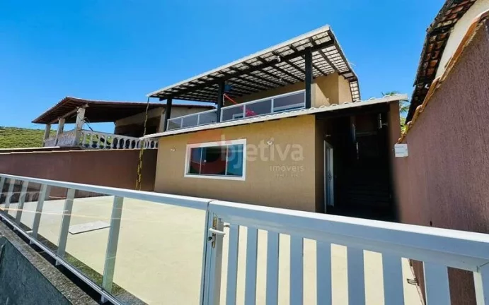 Imagem Excelente casa de 3 quartos com suíte no Bosque do Peró em Cabo Frio.
