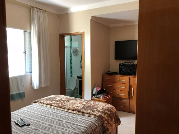 Imagem Casa Maravilhosa Térrea com 125 m² 3 Dormitórios Estuda Permuta