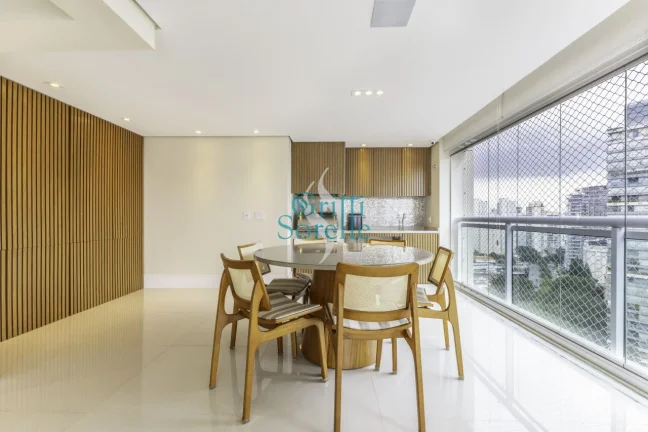 Imagem Apartamento à Venda em Vila Nova Conceição - São Paulo/SP.