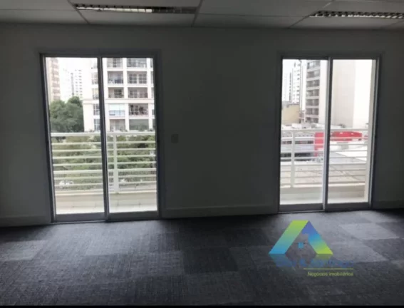 Imagem Sala Comercial em área nobre de Moema!