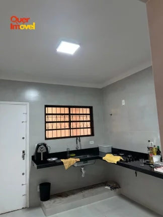 Imagem Casa ampla e bem localizada em Ribeirão Preto-SP, Vila Tibério: 3 quartos, 1 suíte, 1 sala, 2 banheiros, 1 vaga, 112m².