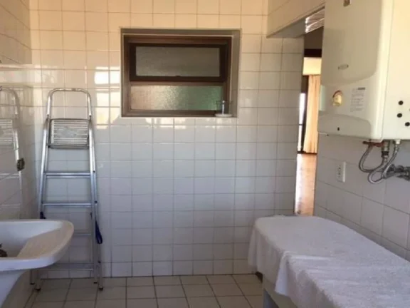 Imagem Apartamento com 150 m2, 3 dormitórios sendo 1 suíte e todos com armário embutido, sala de visita,...