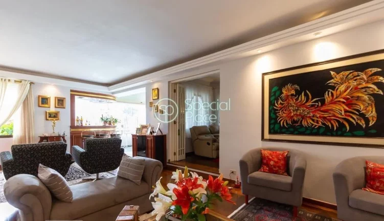 Imagem Espaçoso apartamento à venda com 4 quartos, sendo 4 suítes, e 6 banheiros no total, 2 quartos de ...