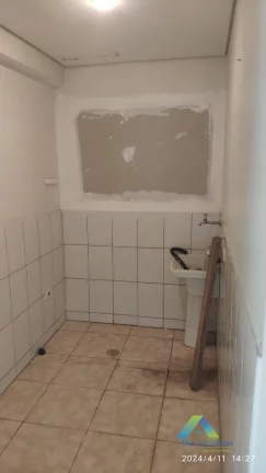 Imagem Casa 2 quartos e Salão 300 metros e vaga para 10 carros