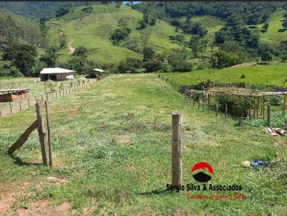 Imagem Chácara a Venda Localizado na Região de Wenceslau Baz - MG.