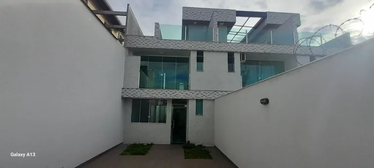 Casa à Venda ou Aluguel em Santa Amélia BH, 3 Quartos, 105m²