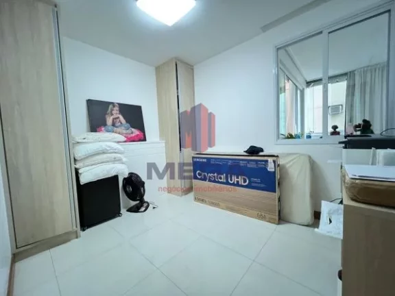 Imagem 04 Quartos sendo 02 suítes e 3 vagas de garagem Prédio Frente Mar