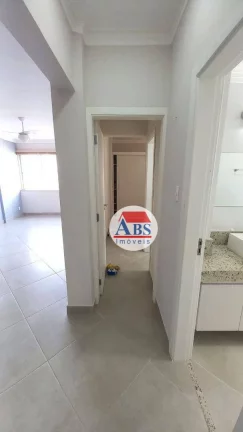Imagem Amplo apartamento na Aparecida em santos reformado a poucos metros do mar