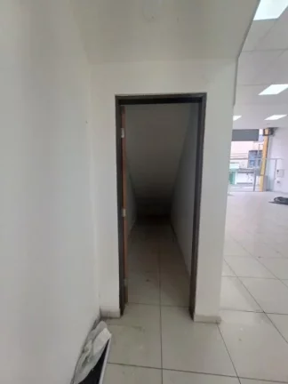 Imagem Salão para alugar, 423 m² por R$ 12.361,35/mês - Centro - Poá/SP