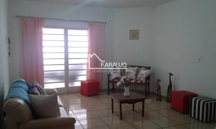 Imagem Casa à venda em Jardim Ana Maria com 234m² 3 quartos, 2 vagas