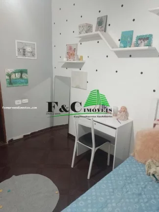 Imagem Casa para Venda em Araras, Parque Tiradentes, 3 dormitórios, 1 suíte, 1 banheiro, 2 vagas