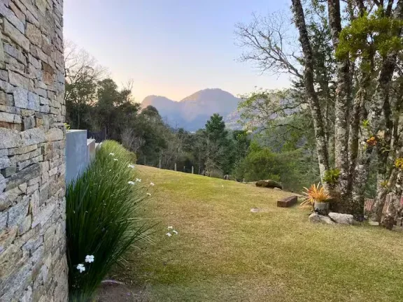 Imagem Contemplação e Design: O Equilíbrio Perfeito no Campestre