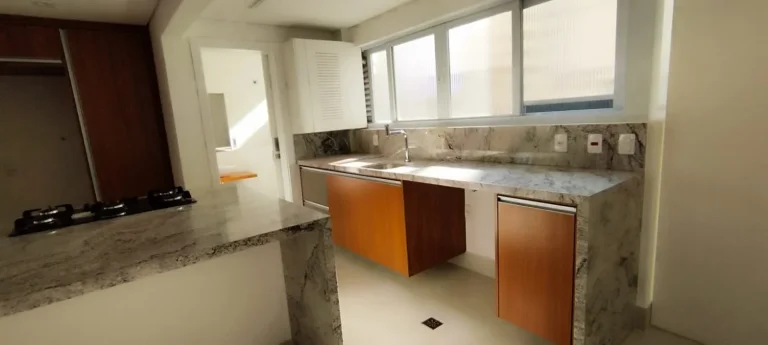 Imagem Apartamento 144 M², 3Q, 1 Suíte, 3º opcional, todo reformado, sala e cozinha gourmet integrados com forno e cooktop, academia, playground, ar split.