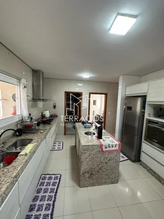 Imagem CASA EM CONDOMÍNIO COM MOVEIS PLANEJADOS E COM VISTA PARA "PEDRA GRANDE" EM ATIBAIA.