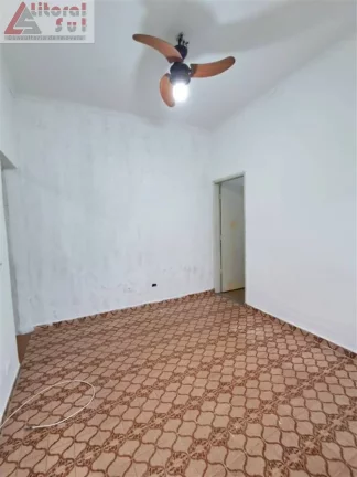 Imagem Casa à venda em Tupiry, Praia Grande-SP: 2 quartos, 1 sala, 2 banheiros, 2 vagas de garagem, 80m² de área. Venha conferir!