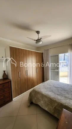 Imagem Lindo sobrado com 3 suites, sendo uma Master, escritório, piscina aquecida, área Gourmet, living c...