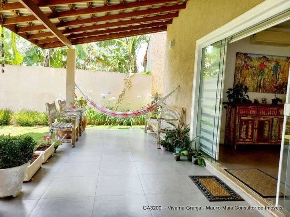 Imagem Casa com 3 dormitórios à venda, 181 m² por R$ 1.350.000 - Granja Viana.