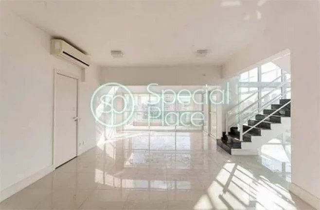 Imagem Cobertura duplex impecável. São 403m2 de área privativa, 4 dormitórios ( 4 suítes) e 5 vagas na...