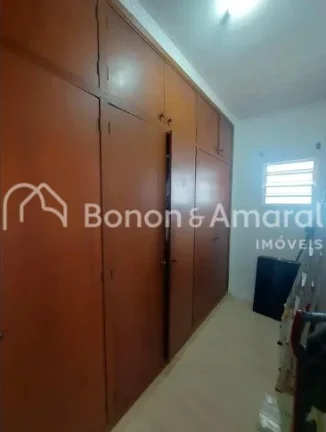 Imagem Excelente sobrado à venda no Bairro Jardim Chapadão, repleto de armários. A casa conta com três ...