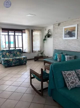 Imagem Casa com 4 dormitórios frente mar!
