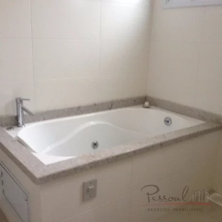 Imagem Belíssimo apartamento, próximo a beira mar, ao lado da casa do governador em prédio com alto padr...