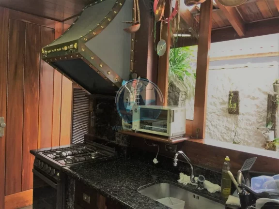 Imagem Imperdível: Casa à venda em Ubatuba-SP, Parque Vivamar! 3 quartos, 2 suítes, 1 sala, 2 banheiros, 141 m² de área.