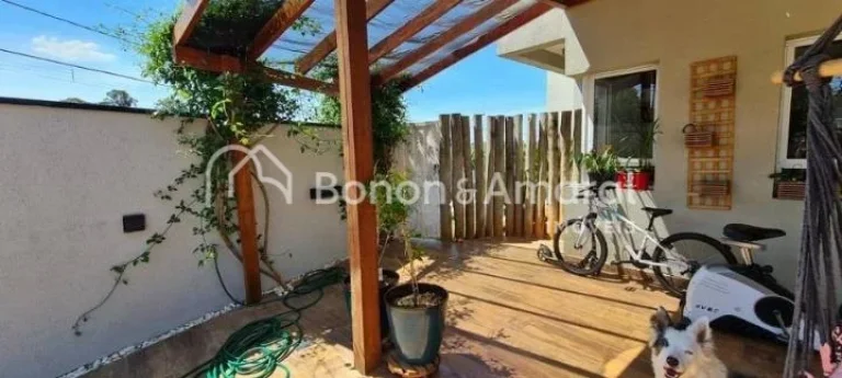Imagem Linda casa à venda em Valinhos/SP, em condomínio fechado, com 4 quartos, piscina e ar condicionado...