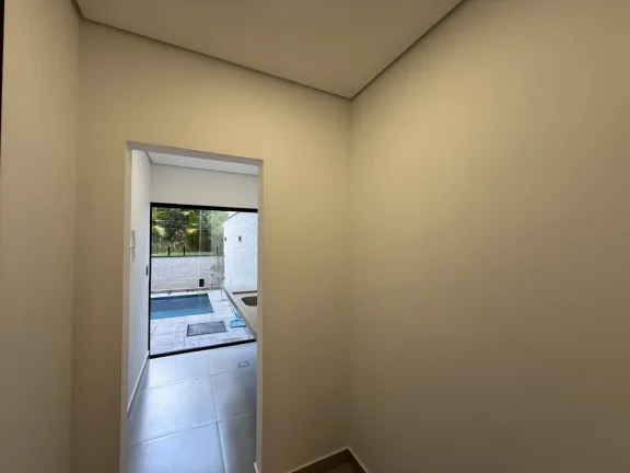 Imagem Casa á Venda no Nova Jaguarí com fundo para mata e piscina