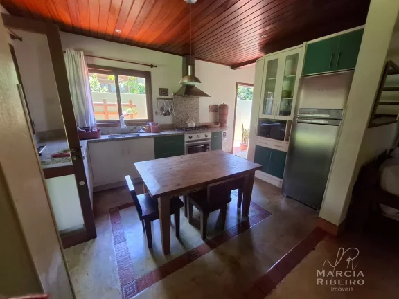 Imagem Casa Encantadora no Rio Vermelho, com acesso a praia
