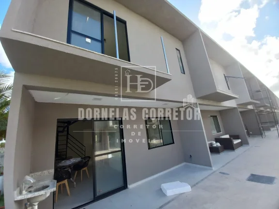 Imagem Casa Duplex no bairro do forte em itamaracá beira mar c/2 e 3 qtos 3piscinas 1vg financia