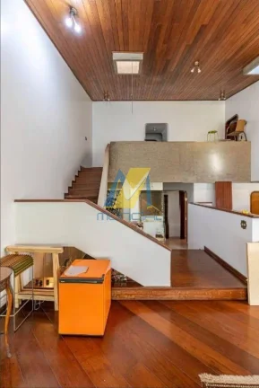 Imagem Casa Alto Padrão com 3 suítes e lazer completo em localização estratégica