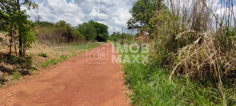 Imagem Chácara a venda NR Euller Paranhos - terra nua - 28000 m² - com nascente - Escriturada e Registrada.
