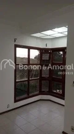 Imagem Excelente sobrado em condomínio tranquilo e arborizado, com 196 m² de construção em terreno ampl...